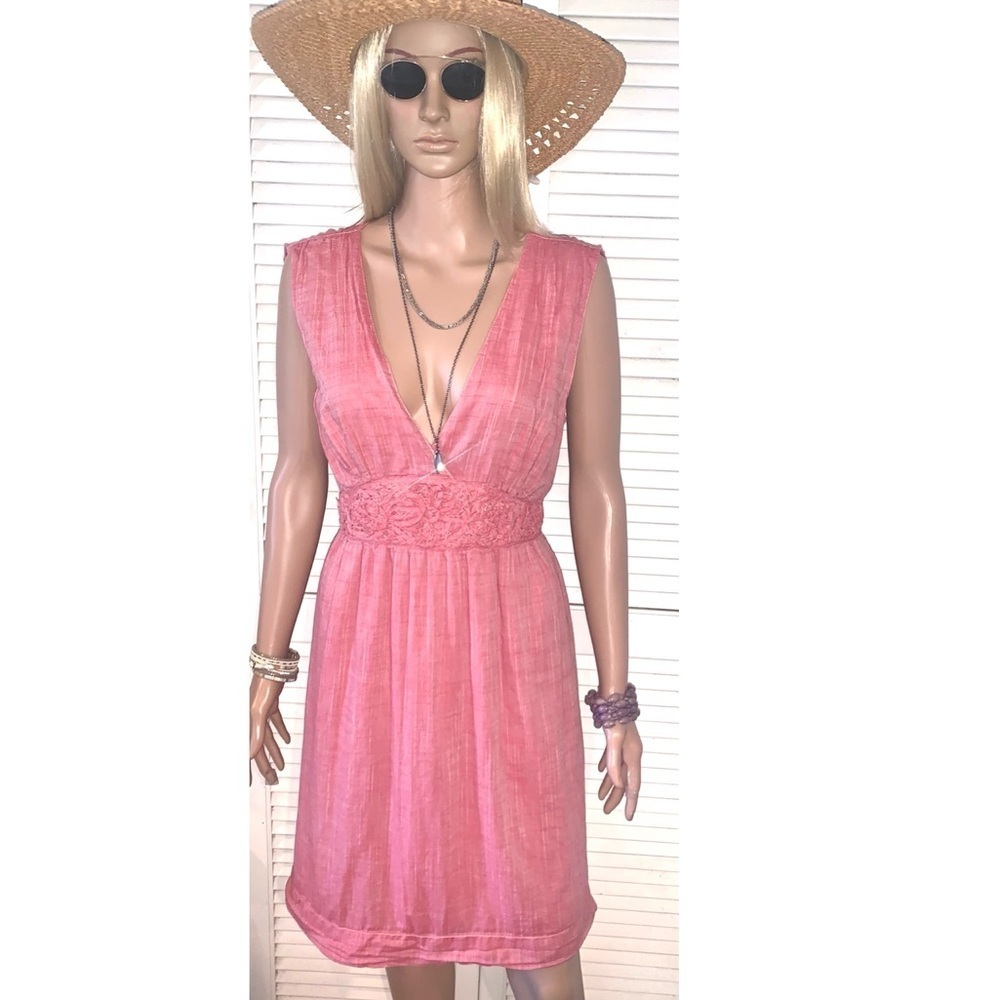 Max Studio Faded Red Sleeveless knee length Dress large V neck embroidered